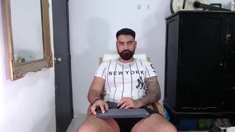 Tomas jhonson online show from December 31, 8:12 pm