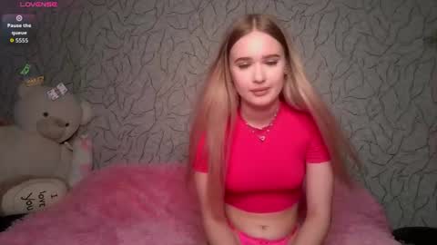 Snapshot of toni_pittmann chatting on June 18, 5:06 pm toni_pittmann online show from June 18, 5:06 pm