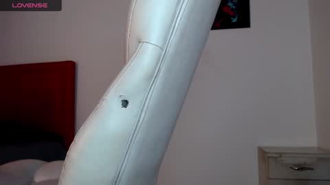 TONI BELMONT online show from December 27, 9:32 pm