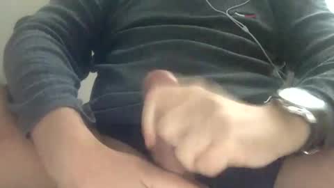 Snapshot of tonic999 chatting on February 1, 8:39 am Call me Calvin online show from February 1, 8:39 am