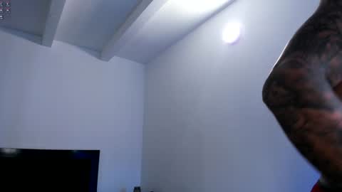 Snapshot of tony_muscle1 chatting on January 30, 7:04 pm tony muscle1 online show from January 30, 7:04 pm