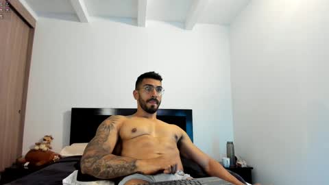 Snapshot of tony_muscle1 chatting on January 31, 1:11 am tony muscle1 online show from January 31, 1:11 am