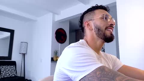 Snapshot of tony_muscle1 chatting on September 19, 8:09 pm tony muscle1 online show from September 19, 8:09 pm