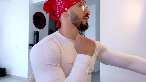 tony muscle1 online show from November 1, 9:39 pm