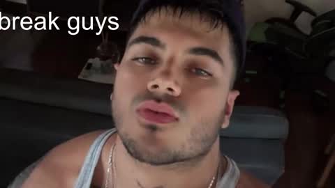 Snapshot of tony_newmen chatting on December 13, 2:32 am tony online show from December 13, 2:32 am