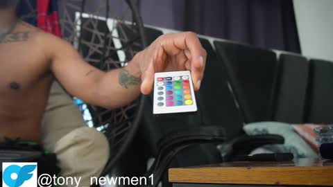 Snapshot of tony_newmen chatting on January 6, 9:11 pm tony online show from January 6, 9:11 pm