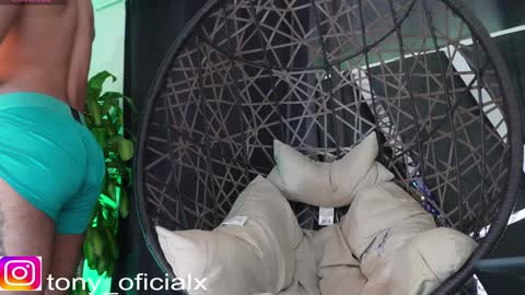 Snapshot of tony_newmen chatting on January 17, 3:23 am tony online show from January 17, 3:23 am