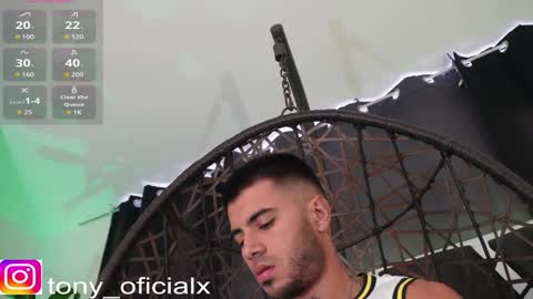 Snapshot of tony_newmen chatting on January 17, 8:44 pm tony online show from January 17, 8:44 pm