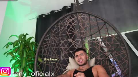 Snapshot of tony_newmen chatting on January 24, 1:56 am tony online show from January 24, 1:56 am