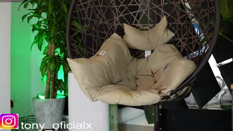 Snapshot of tony_newmen chatting on February 8, 7:16 pm tony online show from February 8, 7:16 pm