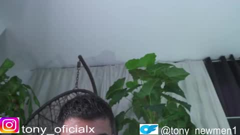 Snapshot of tony_newmen chatting on October 12, 2:32 am tony online show from October 12, 2:32 am