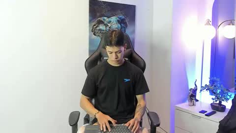 tony_petrov online show from November 2, 9:55 am