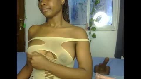 Snapshot of tonya_tash7 chatting on September 26, 7:12 am tonya tash7 online show from September 26, 7:12 am