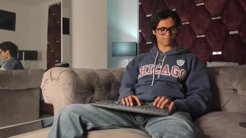 Tony Benedetti online show from February 5, 8:24 pm