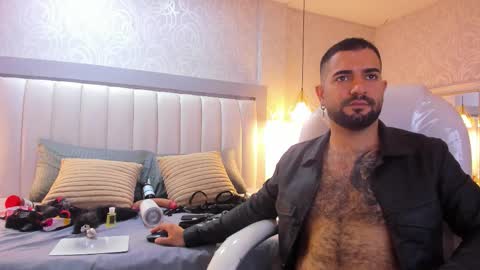 Snapshot of tonylatino_ chatting on February 14, 1:08 pm Tony online show from February 14, 1:08 pm