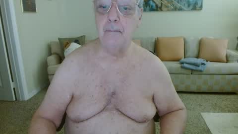 Snapshot of tonysview12000 chatting on February 14, 8:27 pm tonysview12000 online show from February 14, 8:27 pm