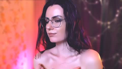 Snapshot of too_beautiful chatting on January 7, 9:46 pm Elizabeth online show from January 7, 9:46 pm