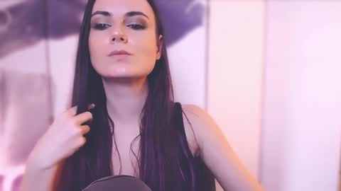 Snapshot of too_beautiful chatting on January 19, 9:13 pm Elizabeth online show from January 19, 9:13 pm