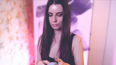 Snapshot of too_beautiful chatting on February 25, 4:53 pm Elizabeth online show from February 25, 4:53 pm