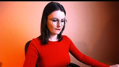 Elizabeth online show from April 22, 5:14 pm
