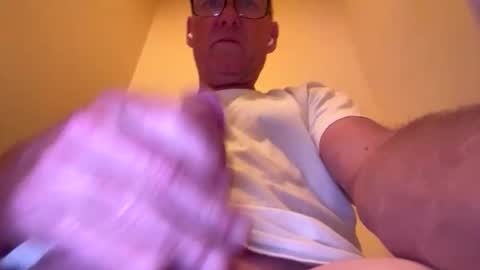 Snapshot of toohip420 chatting on June 6, 5:39 pm toohip420 online show from June 6, 5:39 pm