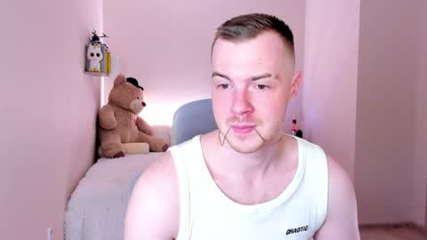 Snapshot of toohornyserj chatting on January 24, 12:52 am toohornyserj online show from January 24, 12:52 am