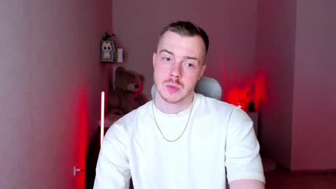 Snapshot of toohornyserj chatting on January 30, 11:13 pm toohornyserj online show from January 30, 11:13 pm