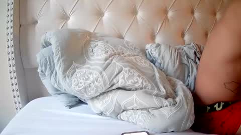 toomuchsmoke online show from November 2, 12:40 pm