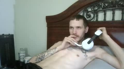 Snapshot of tootall803 chatting on February 13, 7:32 pm TooTall803 online show from February 13, 7:32 pm