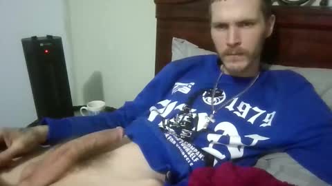 Snapshot of tootall803 chatting on February 14, 7:38 am TooTall803 online show from February 14, 7:38 am