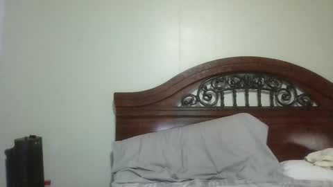 Snapshot of tootall803 chatting on February 18, 6:15 pm TooTall803 online show from February 18, 6:15 pm