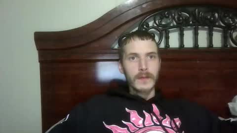 Snapshot of tootall803 chatting on February 25, 2:43 am TooTall803 online show from February 25, 2:43 am