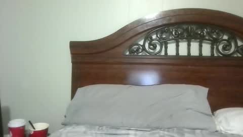 Snapshot of tootall803 chatting on March 1, 4:03 am TooTall803 online show from March 1, 4:03 am