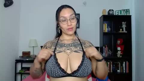 Snapshot of toothyy chatting on May 5, 5:10 pm toothyy online show from May 5, 5:10 pm