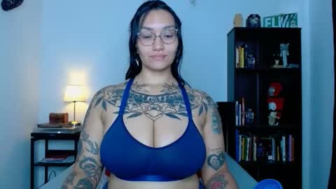 Snapshot of toothyy chatting on May 16, 7:56 pm toothyy online show from May 16, 7:56 pm