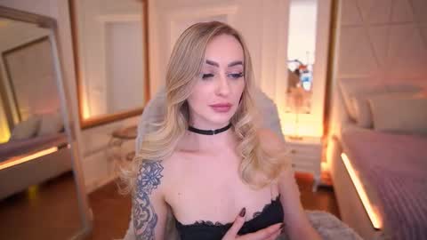 Snapshot of top_grace chatting on February 5, 12:59 am top_grace online show from February 5, 12:59 am