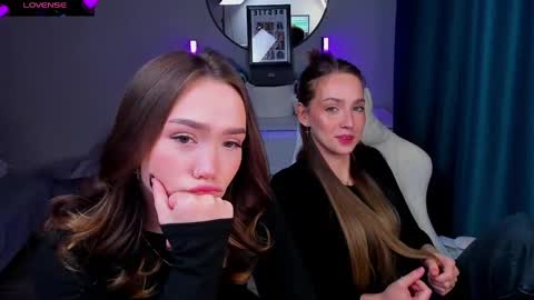 Snapshot of top_twins chatting on May 13, 9:28 am Yara online show from May 13, 9:28 am