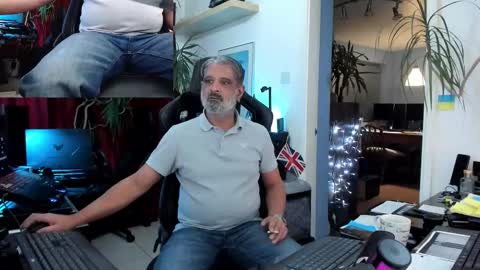 topalphaboss online show from October 25, 5:51 pm