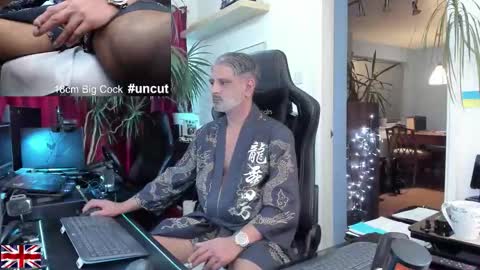 topalphaboss online show from December 18, 5:52 pm