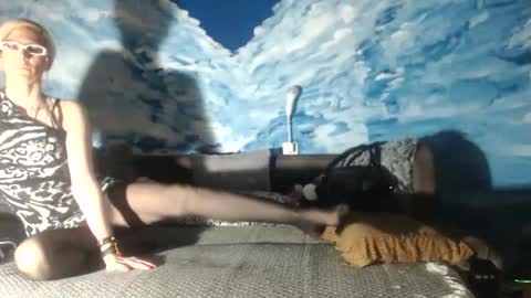 Tara J online show from January 28, 7:00 pm