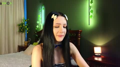 Snapshot of tori_blaze chatting on April 27, 12:36 pm Tori online show from April 27, 12:36 pm
