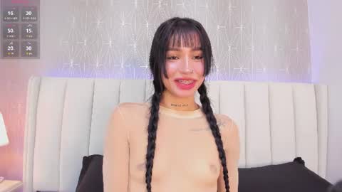 Snapshot of tori_gaviria chatting on July 18, 12:53 pm Tori Gaviria online show from July 18, 12:53 pm