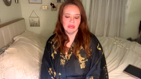 Snapshot of tori_thames chatting on December 10, 5:07 am Tori online show from December 10, 5:07 am
