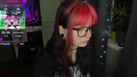 Snapshot of toriayun0 chatting on June 12, 9:14 pm your personal gothic girl check it online show from June 12, 9:14 pm