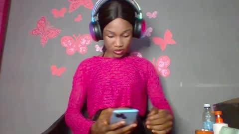 Snapshot of toriebauers chatting on May 27, 3:53 pm Aria online show from May 27, 3:53 pm