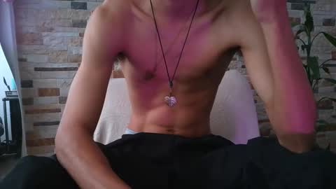 Snapshot of torino_19 chatting on January 18, 12:31 pm Enzo Moretti online show from January 18, 12:31 pm