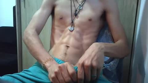 Snapshot of torino_19 chatting on February 9, 11:58 am Enzo Moretti online show from February 9, 11:58 am