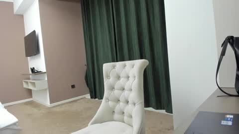 Snapshot of torinova chatting on December 4, 7:56 pm         online show from December 4, 7:56 pm