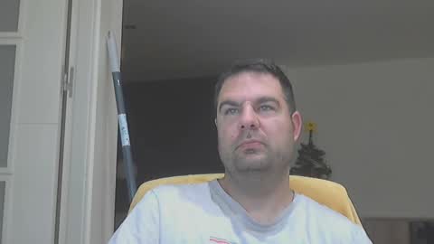 Snapshot of tork83 chatting on December 7, 3:58 am Tork 83 online show from December 7, 3:58 am