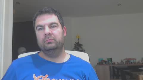 Snapshot of tork83 chatting on December 25, 6:09 am Tork 83 online show from December 25, 6:09 am